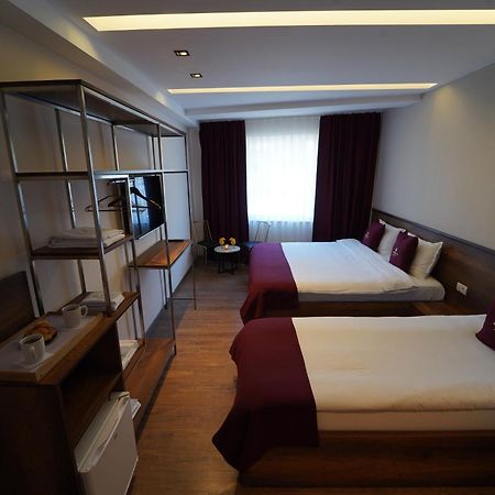 Monarch Hotel Prizren Buitenkant foto