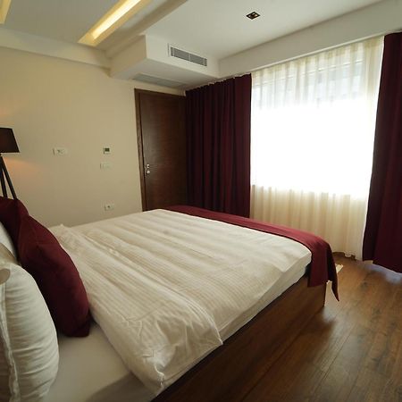 Monarch Hotel Prizren Buitenkant foto