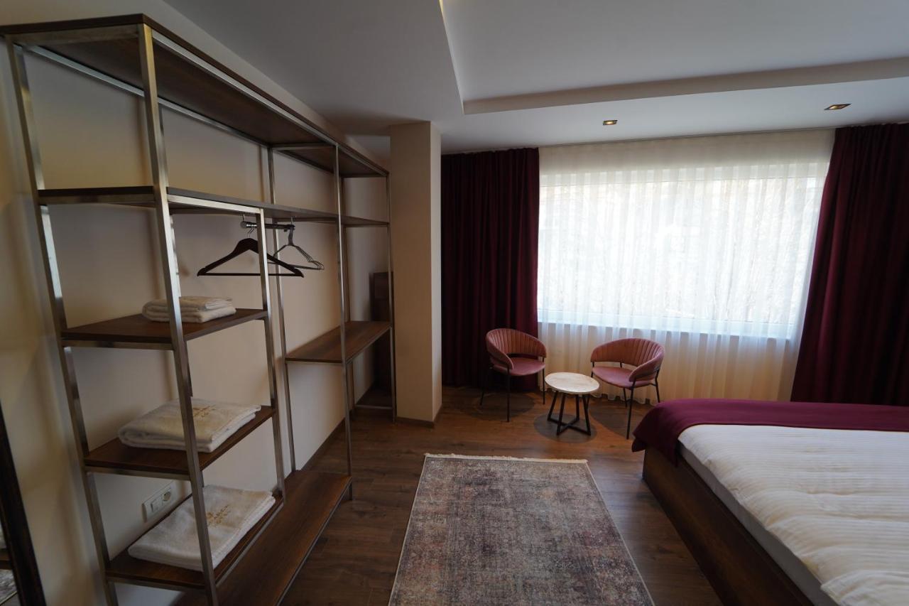 Monarch Hotel Prizren Buitenkant foto