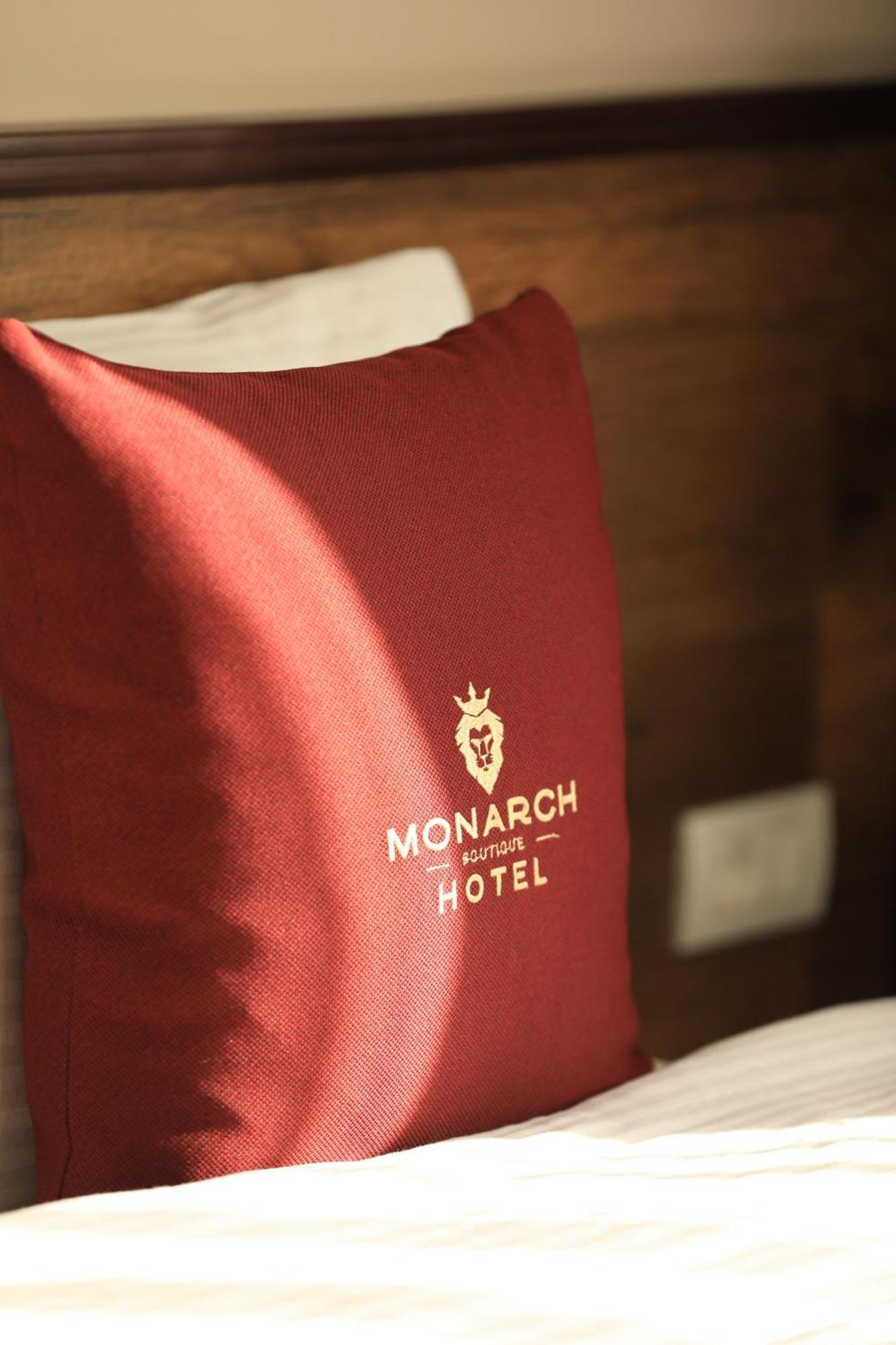 Monarch Hotel Prizren Buitenkant foto