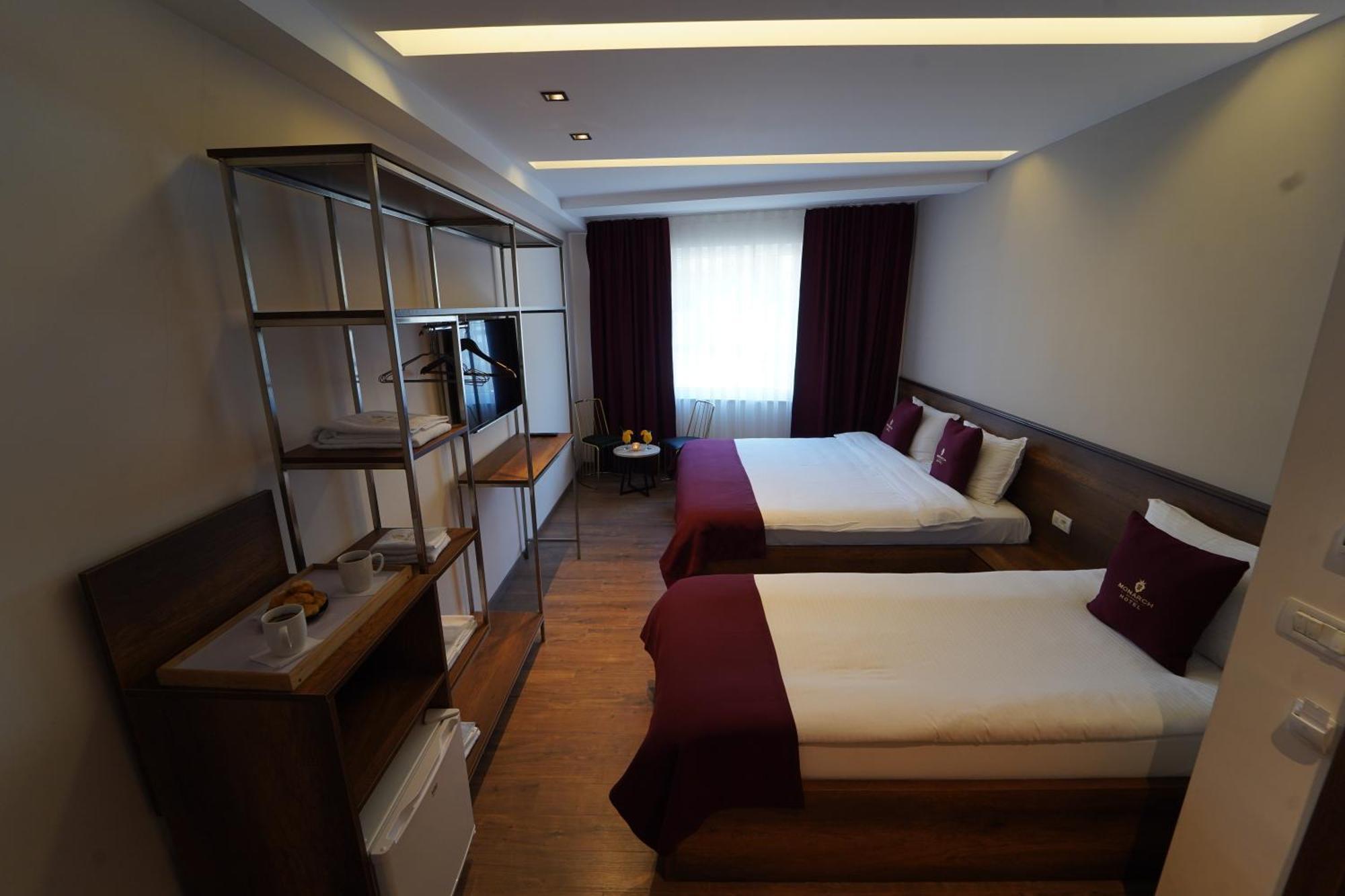 Monarch Hotel Prizren Buitenkant foto