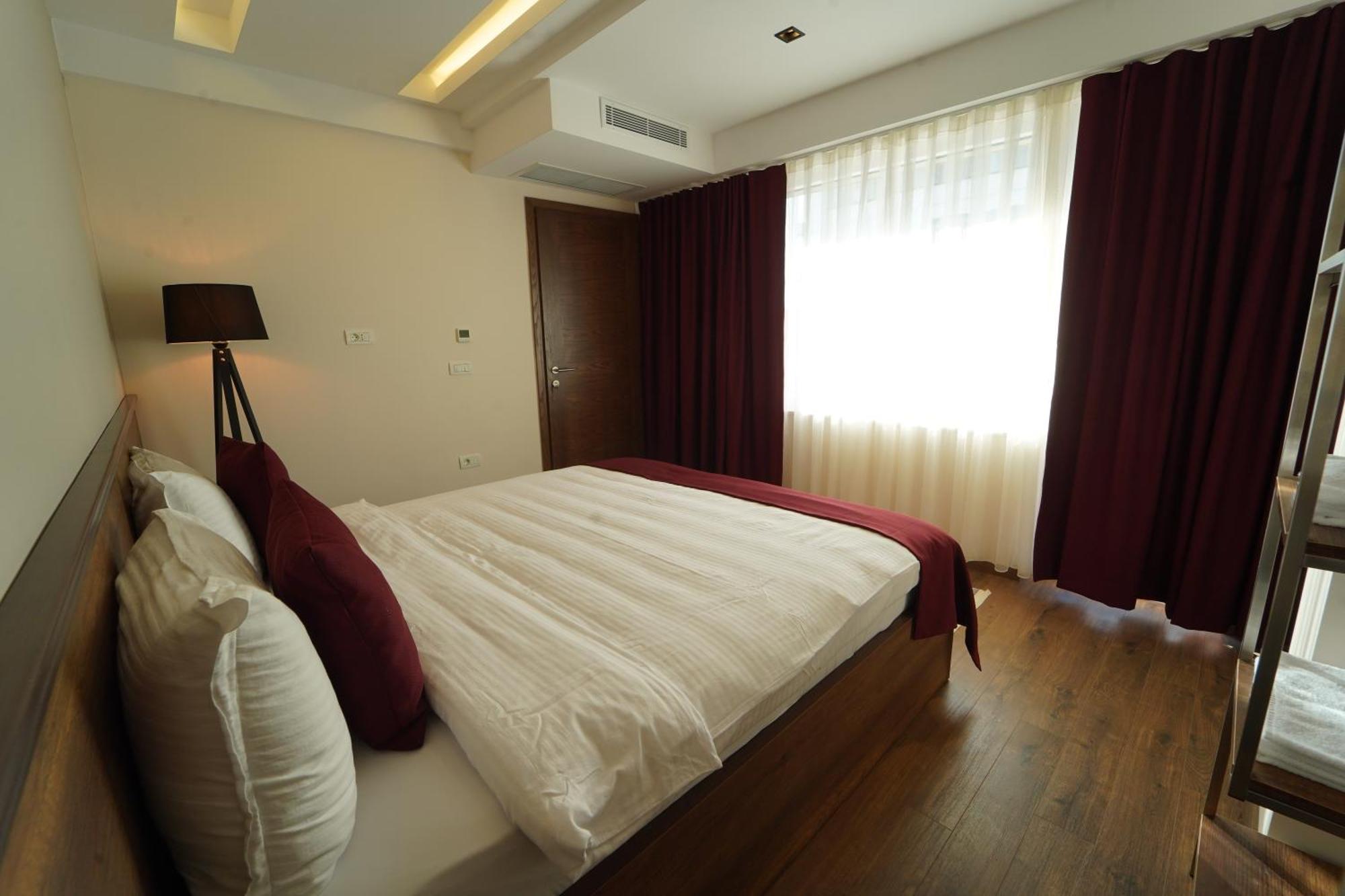 Monarch Hotel Prizren Buitenkant foto